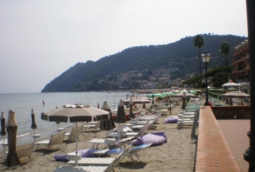 DIK55 4 stars hotel on 1st line in Liguria 