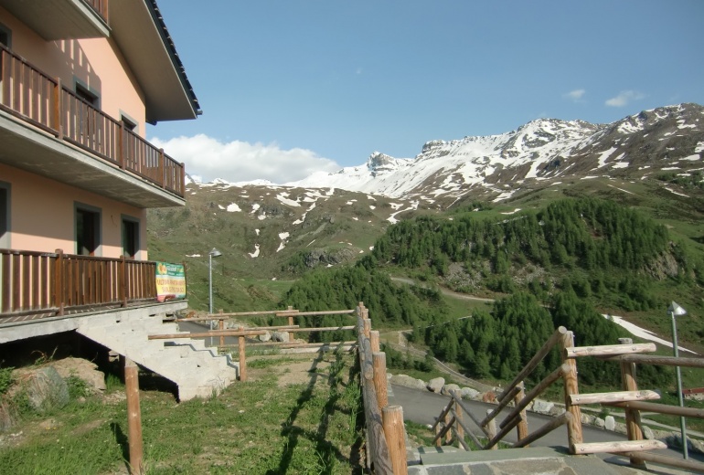 D-OK 14  Apartments in a new evidential building in Cervinia 