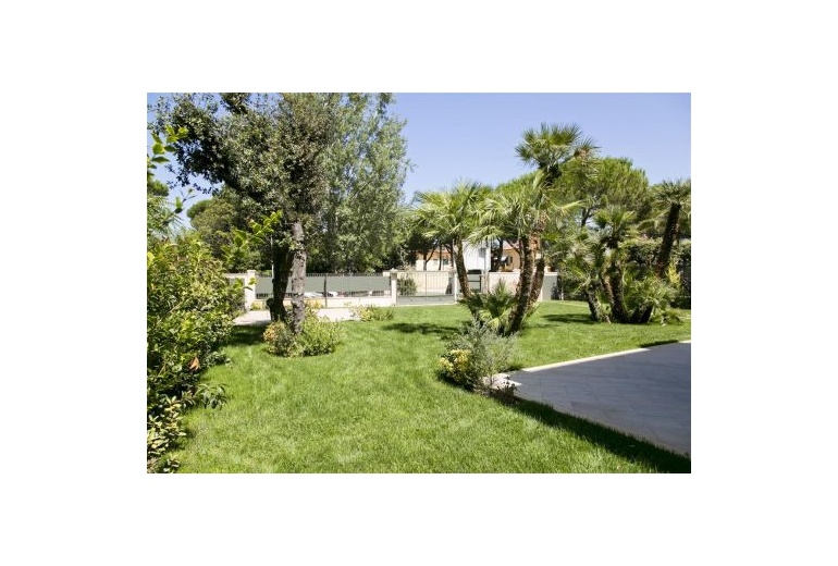 DIOA1. Luxury villa for sale, Forte dei Marmi