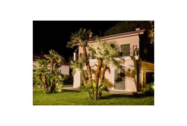 DIOA1. Luxury villa for sale, Forte dei Marmi