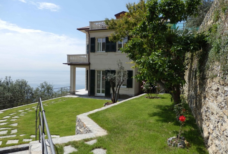 D-YK 99 A luxury villa in San Rocco, Portofino 