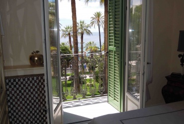 DNIK187 Sanremo. Luxury 1st line apartment with a great view!