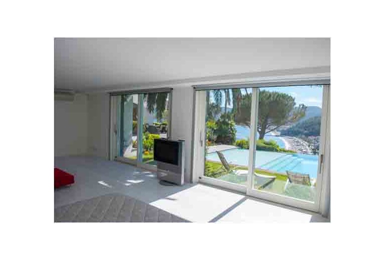 D-YK 78. Bergeggi..Modern villa with panoramic swimming pool infiniti.