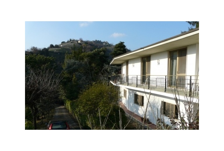 D.M.S - 376  Sea-view villa on Carrara hills 