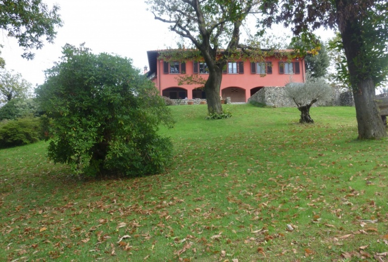 D.LB42 Villa in Arona 