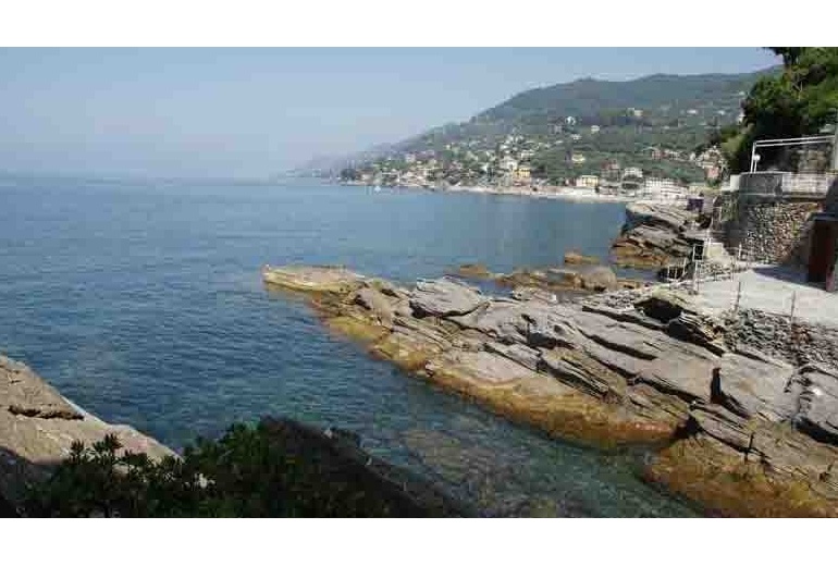 DIK54 1st line villa close to Portofino 