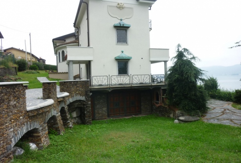 D.LB87 A unique villa in Verbania