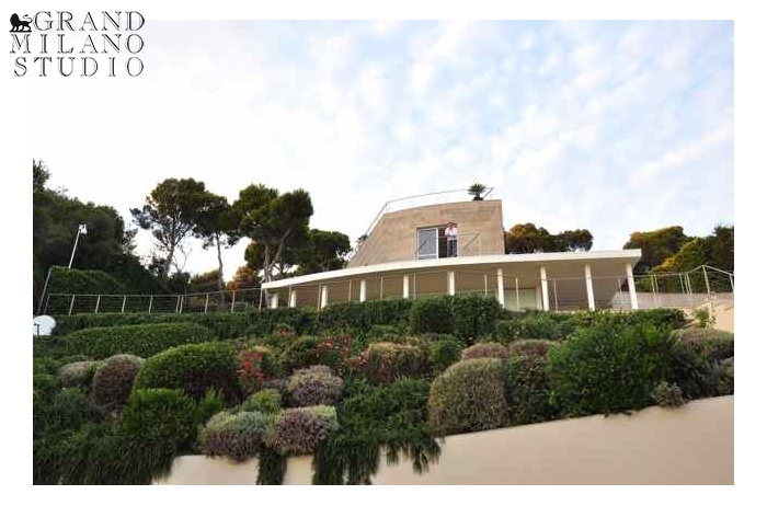 D-YK 44. A charming villa with a swimming pool in Tuscany