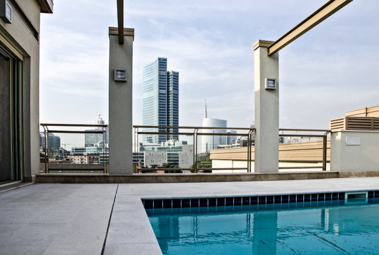 D-AU 104   A luxury penthouse with a swimming pool in Milan 