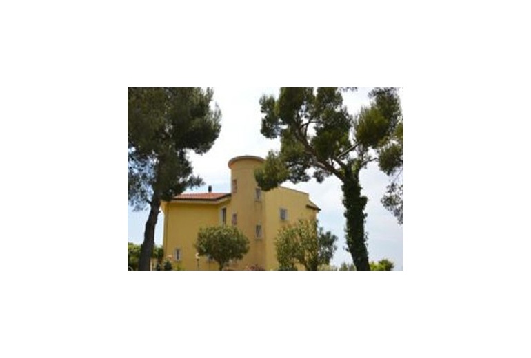 DIKN204 Imperia (Cipressa). Villa with stunning views and  a pool!