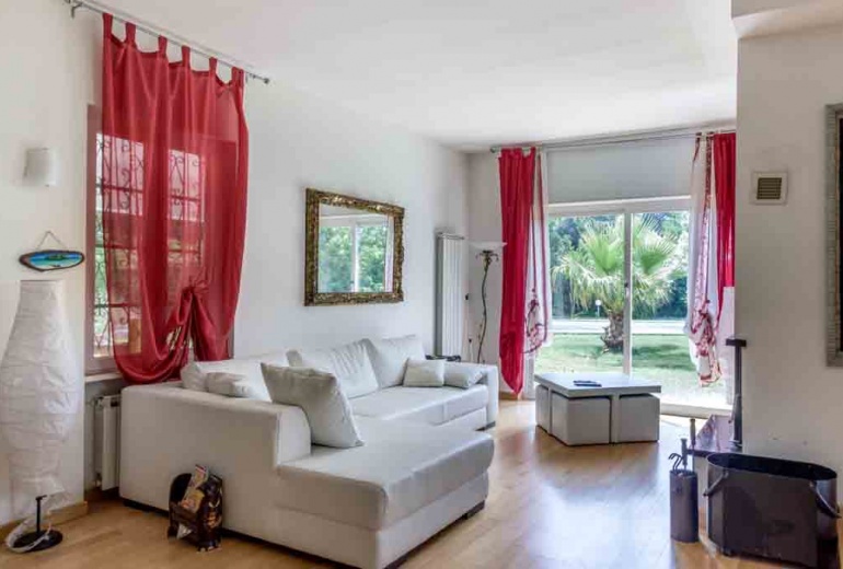 DIK50 Palm Riviera. Villa with pool and garden!