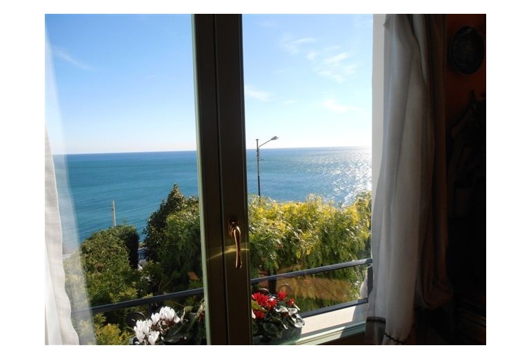 DIK65 Sanremo. Beautiful villa with fantastic sea views!