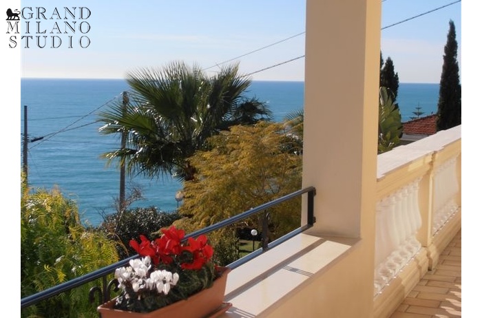 DIK65 Sanremo. Beautiful villa with fantastic sea views!