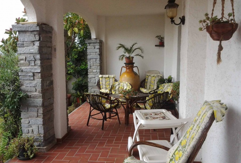 DIK239 Imperia. Wonderful villa with swimming pool and  garden by the sea!