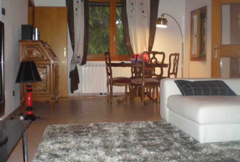 DIK184 Stresa. Excellent apartment with front terrace, 100 meters from the lake!