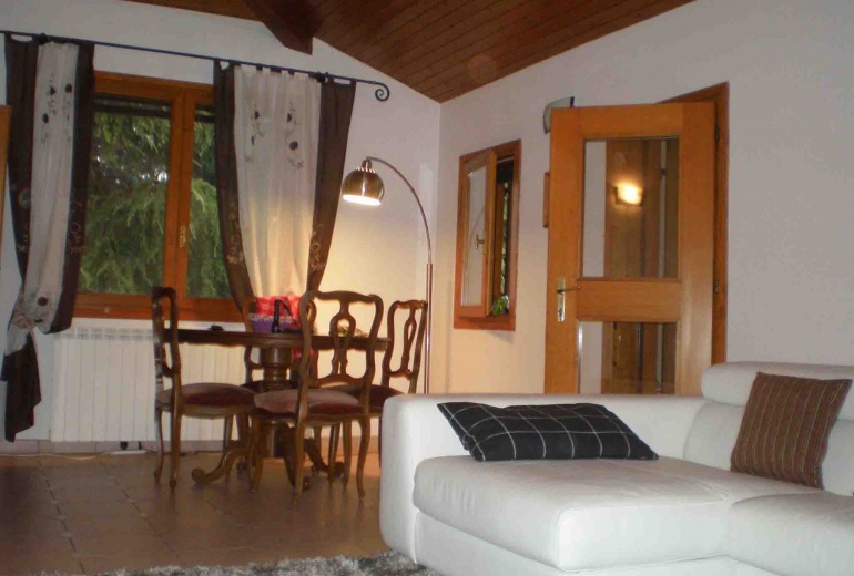 DIK184 Stresa. Excellent apartment with front terrace, 100 meters from the lake!