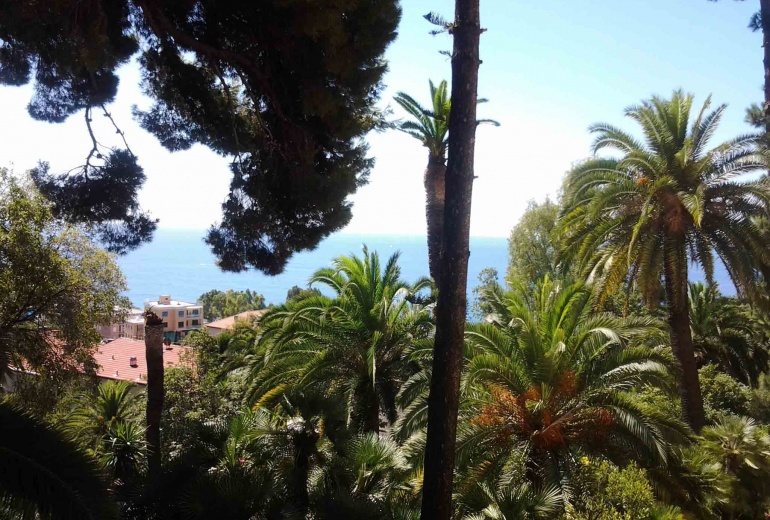 DNIK131 Sanremo. Interesting price! Beautiful villa at the sea!