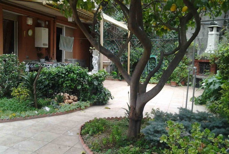 DIK219 Sanremo. Splendid apartment with garden!