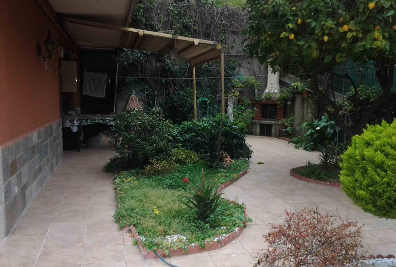 DIK219 Sanremo. Splendid apartment with garden!