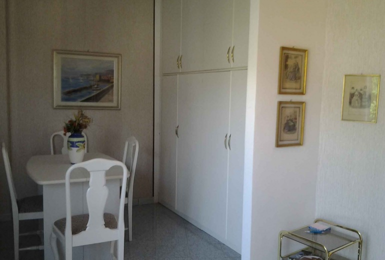 AIK243 Ospedaletti: cozy  apartment near the sea.