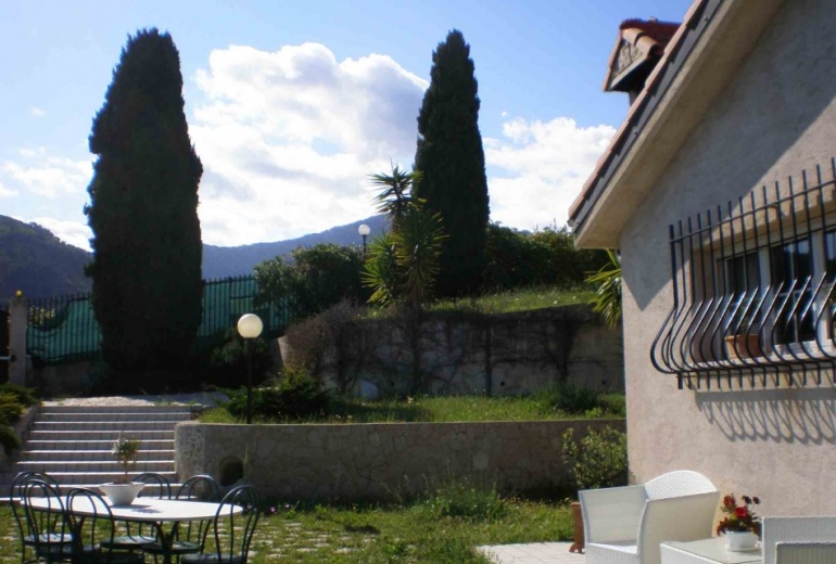 DIK15 Villa in Ventimiglia with a stunning sea-view