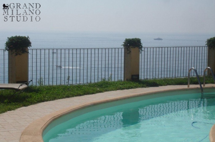 AIK115 Cipressa.New villa with swimming -pool at the sea!