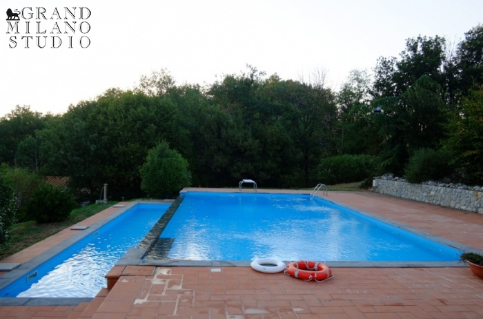 D.M.S-12 A beautiful villa with a swimming pool 