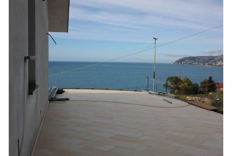 DIK68 Sanremo. New villa by the sea in the construction process.