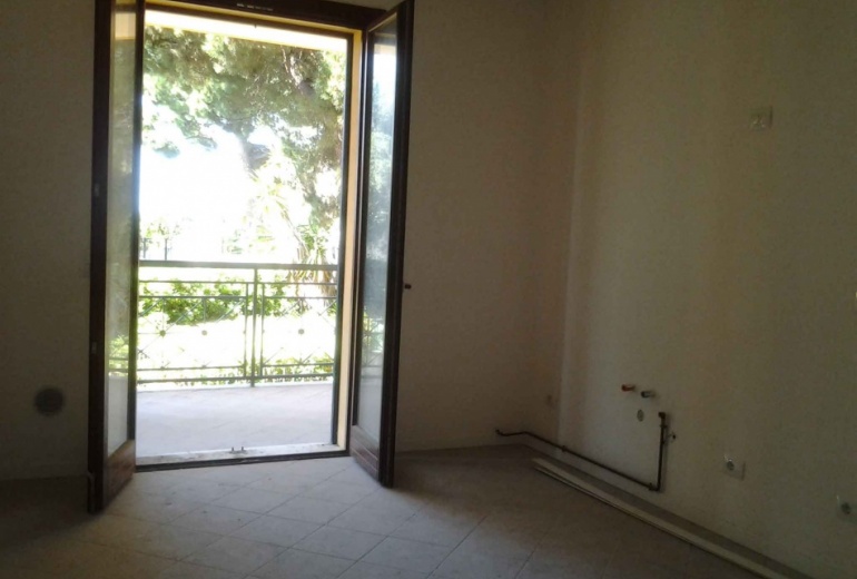 DIK83 Bordighera. New apartment with two bedrooms. Sea view, terrace and garden!