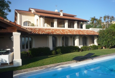 DNIK377 Sanremo. Beautiful villa with a swimming pool!