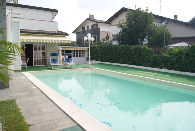 DOK28. Luxury villa in the suburbs of Milan