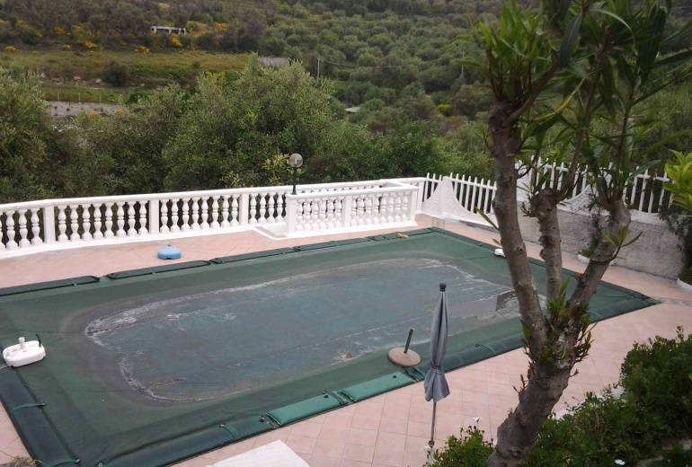 DIK239 Imperia. Wonderful villa with swimming pool and  garden by the sea!