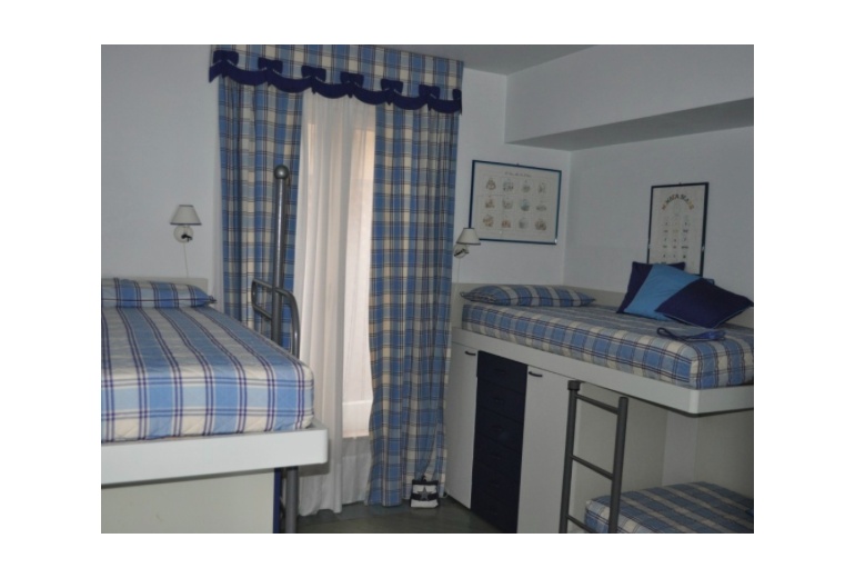 DIK250 Bordighera. First line. Two bedroom’s apartment.