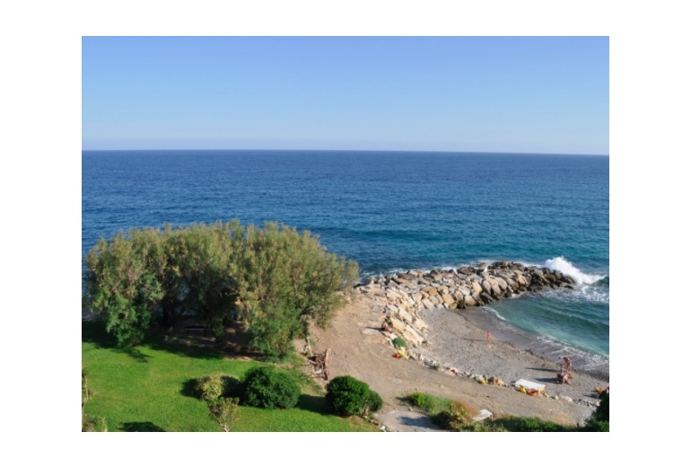 DIK250 Bordighera. First line. Two bedroom’s apartment.