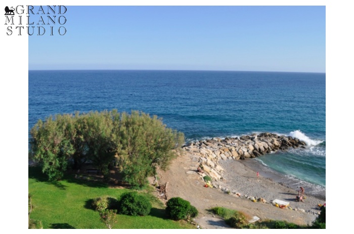 DIK250 Bordighera. First line. Two bedroom’s apartment.