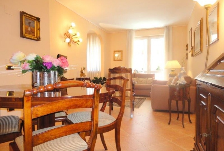 DIK199 Viareggio. Elegant apartment 100 meters from the sea!