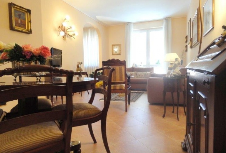 DIK199 Viareggio. Elegant apartment 100 meters from the sea!