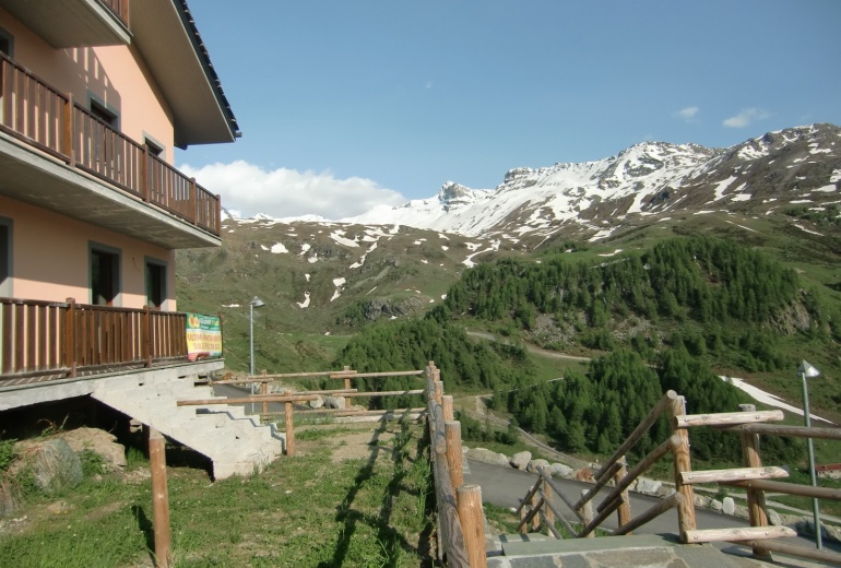 D-OK 13 Apartment in Cervinia, a popular resort town 