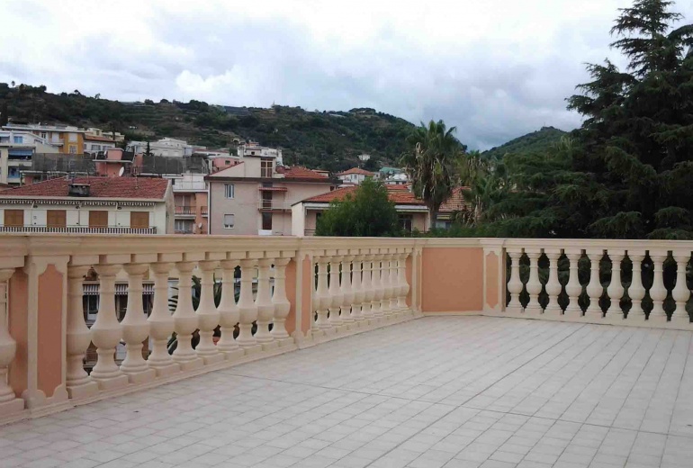 DIK154 New panoramic view penthouse in Sanremo 