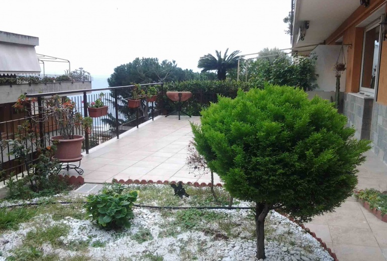 DIK219 Sanremo. Splendid apartment with garden!