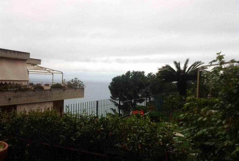 DIK219 Sanremo. Splendid apartment with garden!