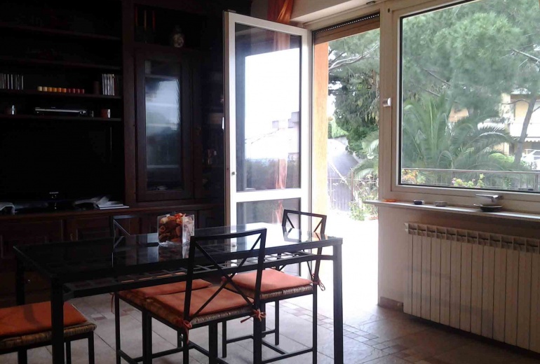 DIK219 Sanremo. Splendid apartment with garden!