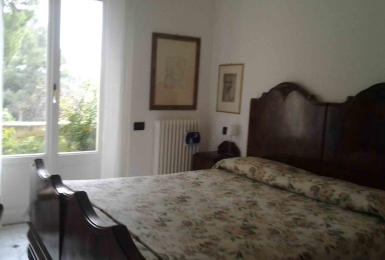 DIK220 Santa Margherita Ligure. 1st line villa apartment with a great view!