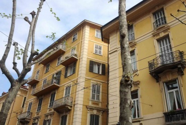 DIK218 3-bedroom spacious apartment in Sanremo city centre 