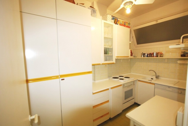 DNIK231 Sanremo. Two-bedroom apartment on the first line!