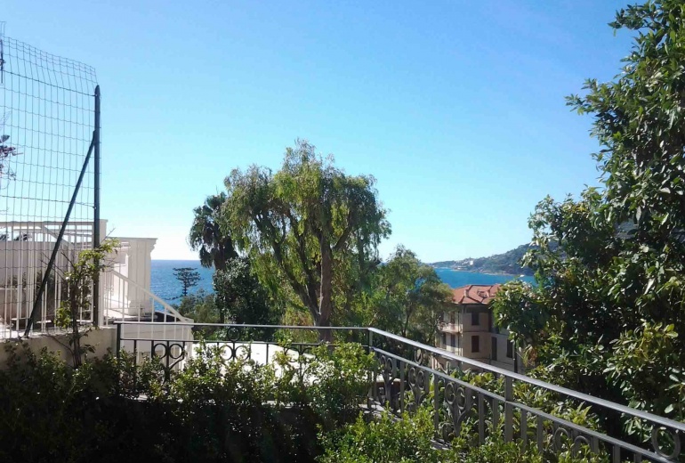 DNIK161 New villa apartment with a terrace and a garden in Sanremo 