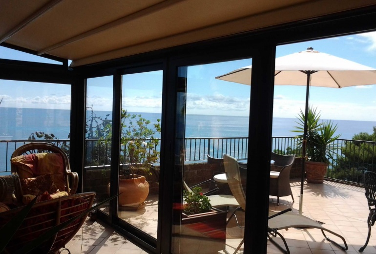 DNIK150 Imperia.Magnificent sea-views apartment with swimming pool in the villa!