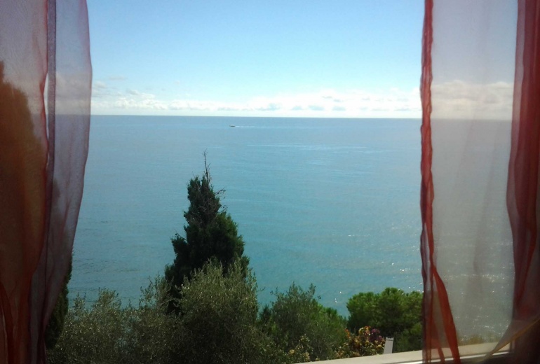 DNIK150 Imperia.Magnificent sea-views apartment with swimming pool in the villa!