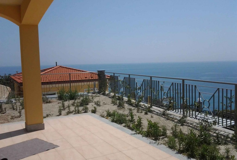 DNIK118  New panoramic view apartment with a garden in Sanremo 