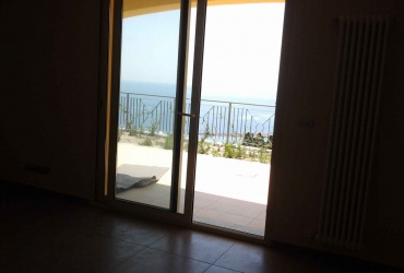 DNIK118  New panoramic view apartment with a garden in Sanremo 